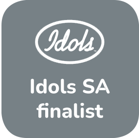 Melanie Lowe award-winning South African singer-songwriter