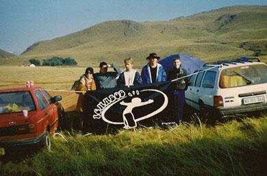 Melanie Lowe offering guitar lessons for children and adults