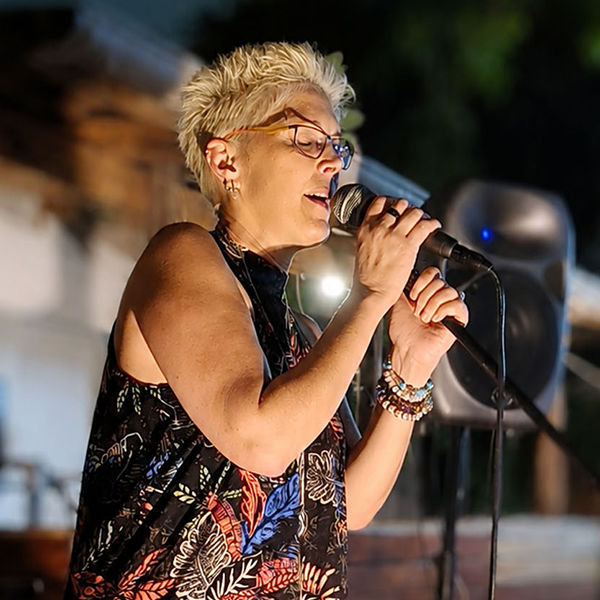 Melanie Lowe portrait, award-winning South African musician