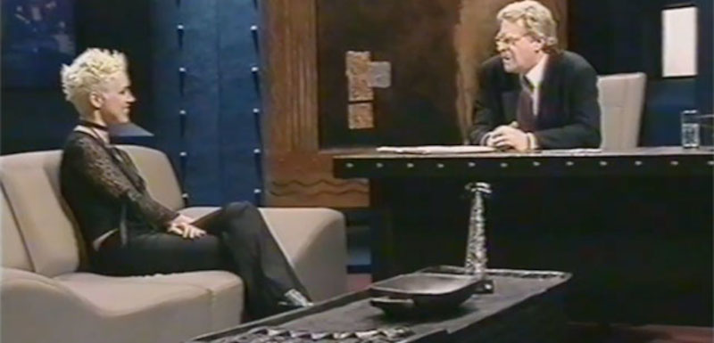 Melanie Lowe, South African singer-songwriter and guitarist based in Durban