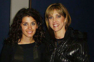 Melanie Lowe live acoustic performance, South African singer-songwriter