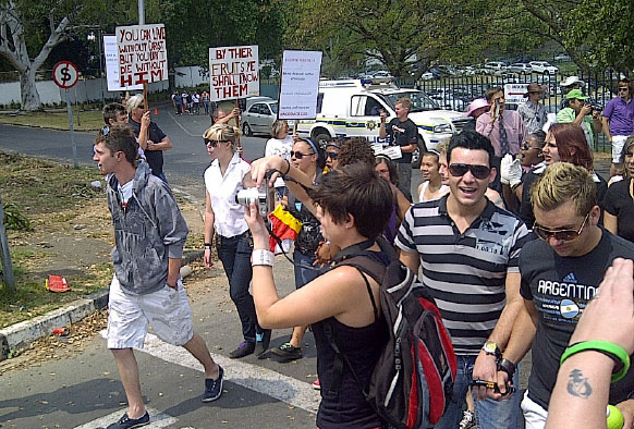 Melanie Lowe, queer and neurodivergent South African musician